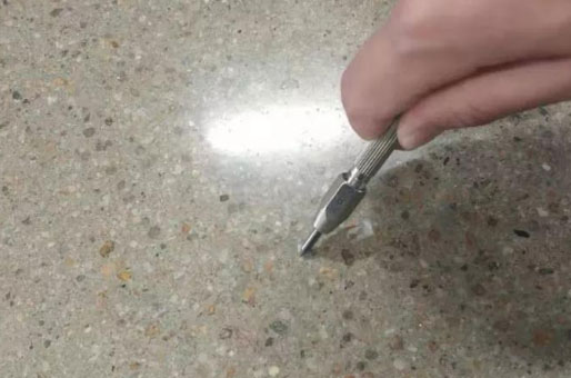 混凝土地坪表面的油污要怎樣處理？